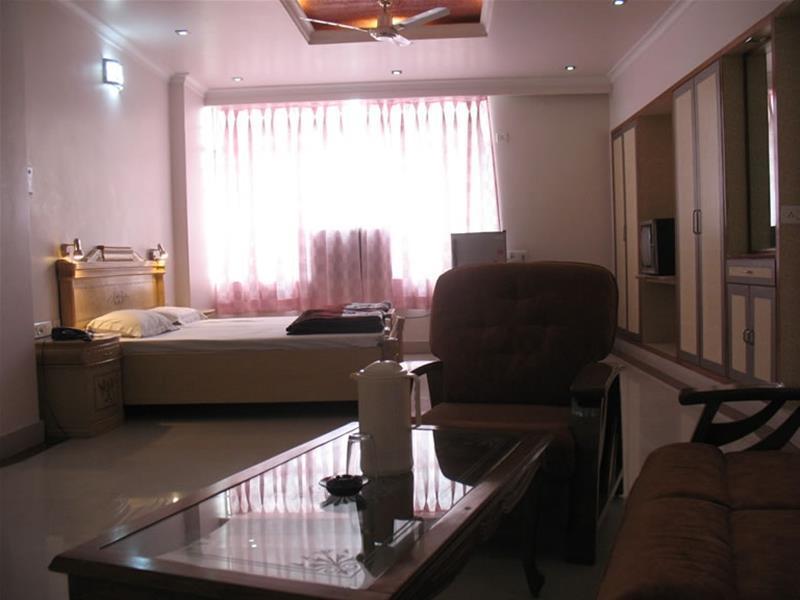 Gaurav Hotel กานปูร์ ภายนอก รูปภาพ